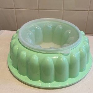 ❤️Tupperware Jello Jel-Ring Mold Gelatin Green Fluted 9" Vintage